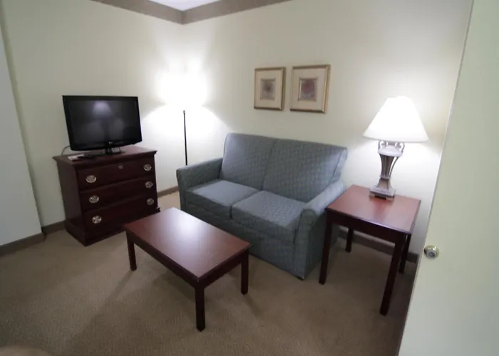 Town & Country Inn And Suites