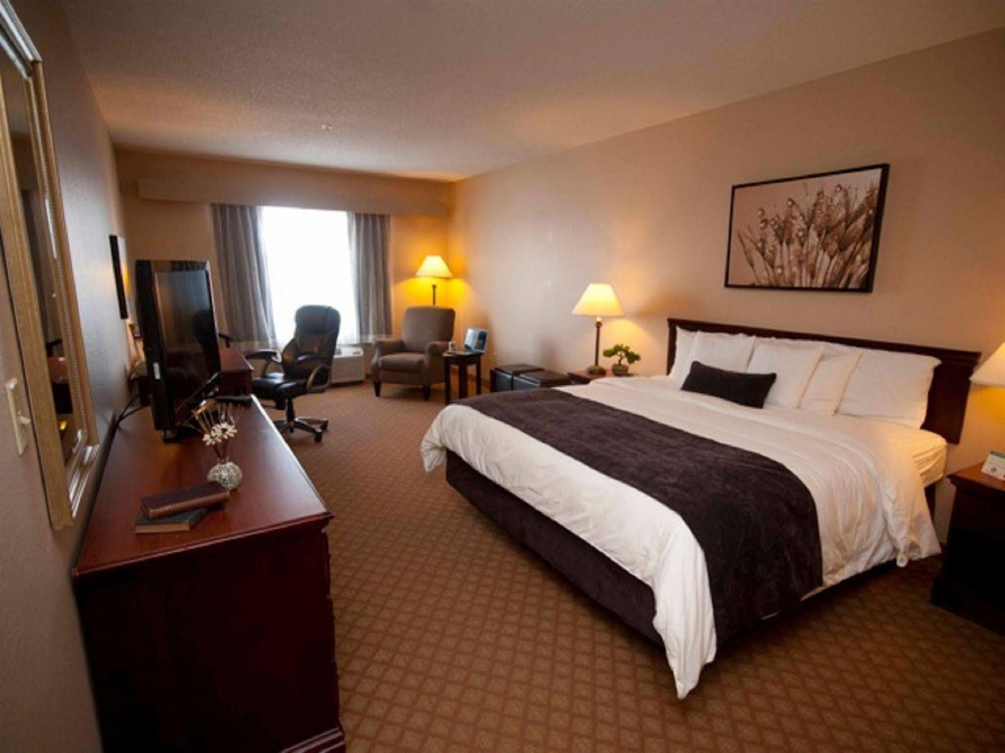 Town & Country And Hotel